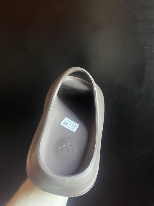 Papuci Yeezy Slides