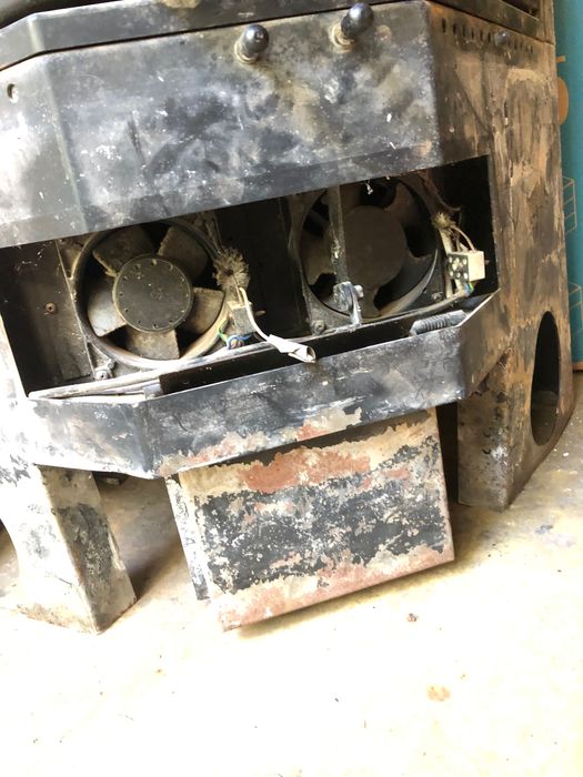 Камина на дърва с въздушна риза