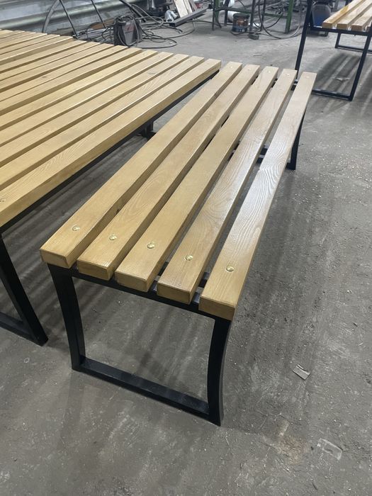 Скамейки без спинки,, урныы