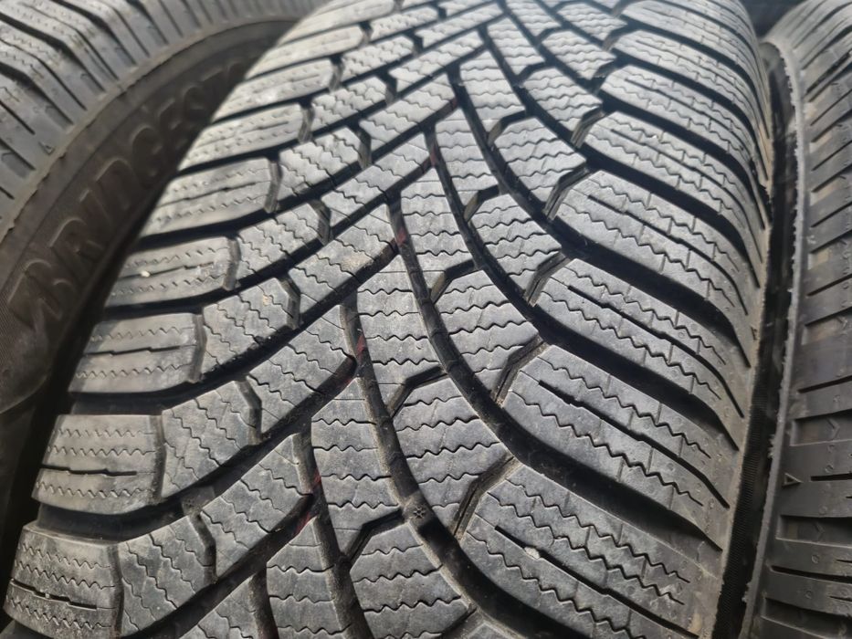 4 anvelope iarna Bridgestone 215 65 17 aproape noi