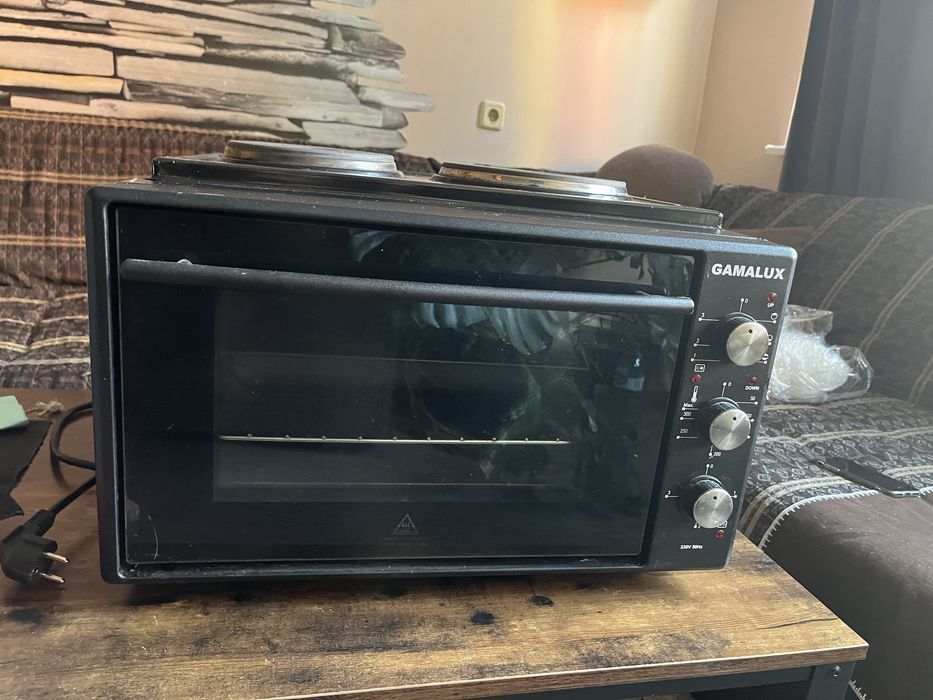 Компактна мини фурна Gamalux I-08HP с котлони