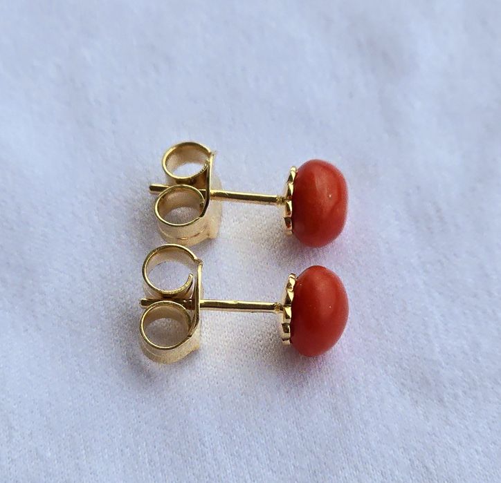 Cercei din aur galben 18k cu coral natural, handmade