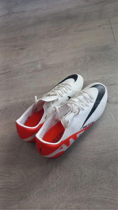 Футболни обувки 44 номер