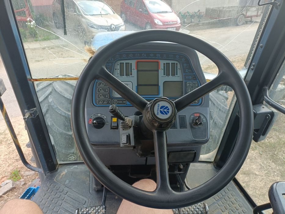 Vând tractor New Holland 8670 170CP