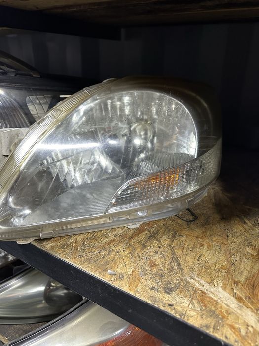 Фара на Ярис бу оргинал