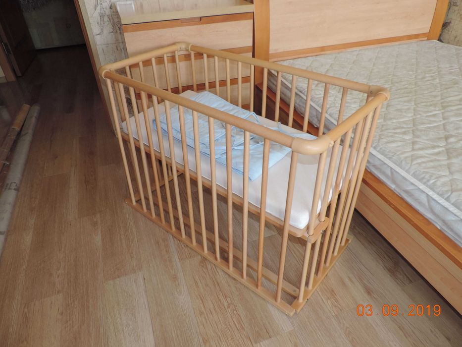 Продаётся натуральная деревянная кроватка  трансформер ,в отличном сос