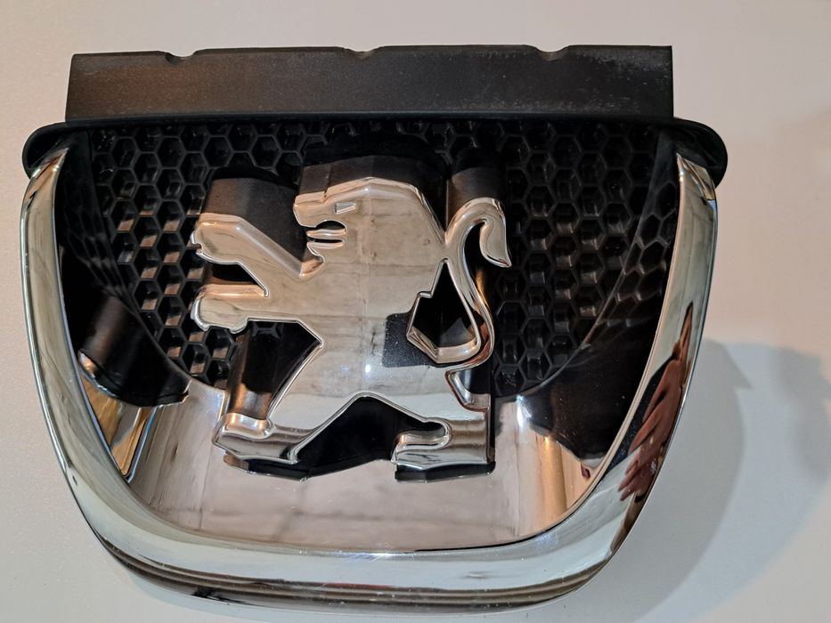 Пежо 308 емблема