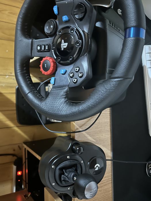 Vand volan logitech g29