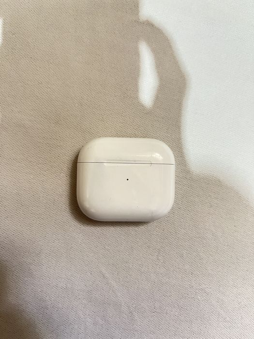 Продам кейс от Airpods 3