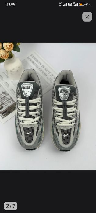 Продам новые кроссовки Nike