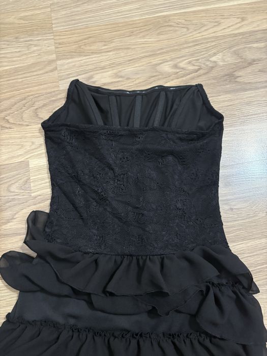 Рокля с дантела и корсет