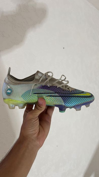 Nike mercurial butsi