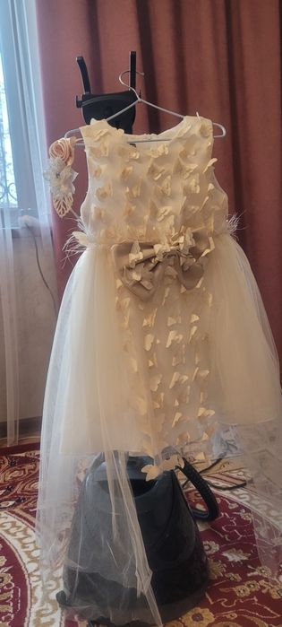 Нарядные платья для девочек 4-6 лет