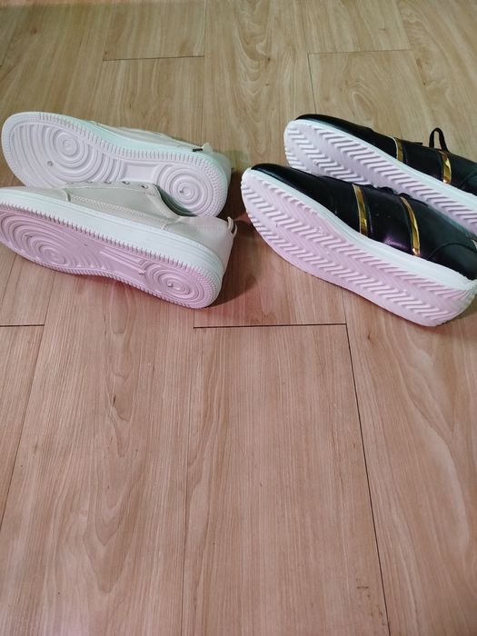 Продам кроссовки жен