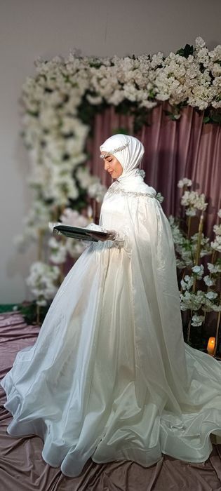 Келин Куйлак,  Свадебный платья