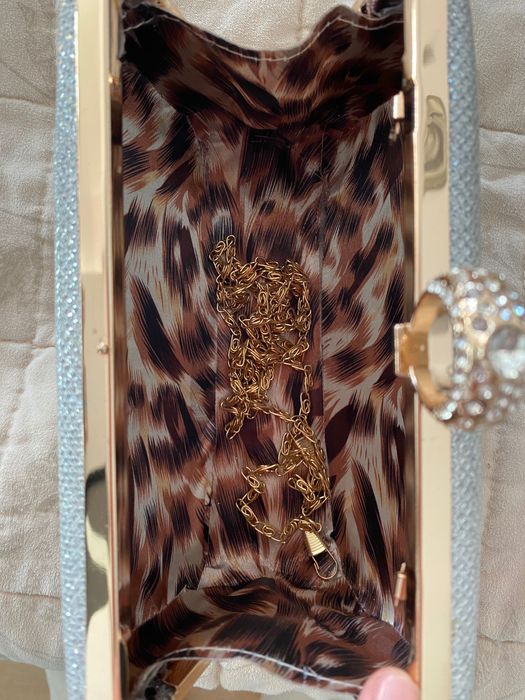 Дамска чантичка.