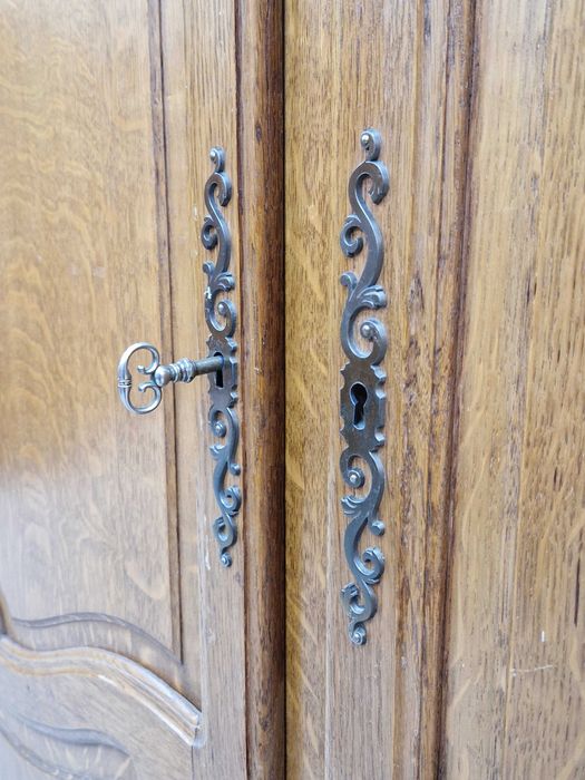 Четирикрилен дъбов гардероб изработен в стил "ЛУИ XV"