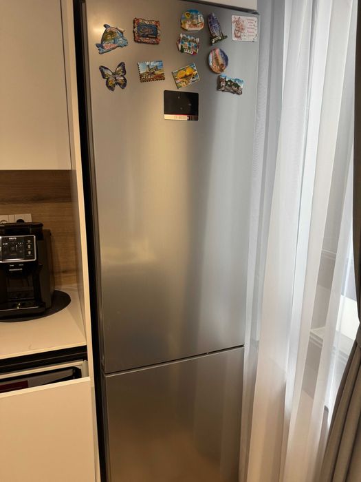 Хладилник BOSH с долен фризер 203/60см