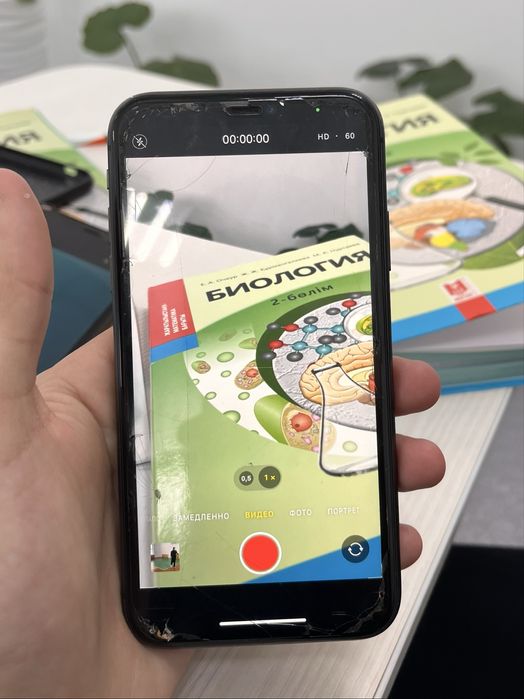 продаю iPhone 11 в хорошем состояний