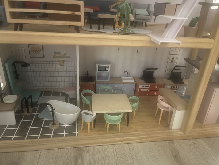 Casa de papusi din lemn + mobilier + lumini + multe accesorii | Lidl Playtive