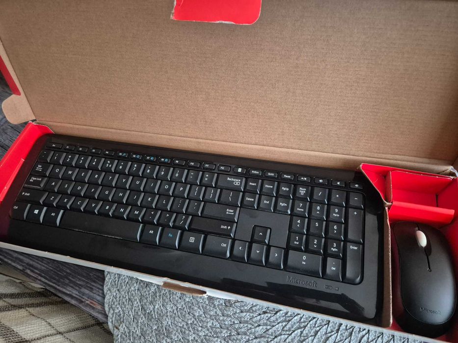 Kit tastatura + mouse Microsoft Desktop 800