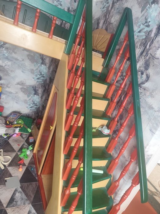 Кровать из настоящего дерева