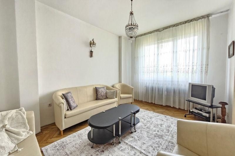 Тристаен апартамент под наем в ж.к. Гео Милев, 2221005