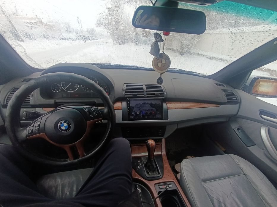 В продаже БМВ х5