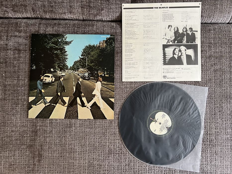 Vand discuri de vinil prese audiofile japoneze