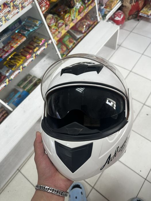 продам шлем срочно отличным состояние