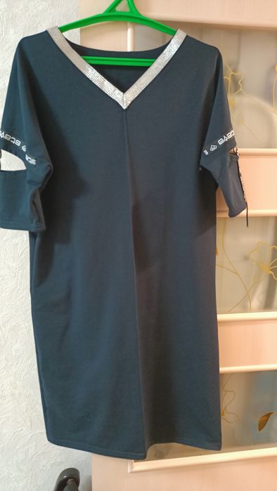 Продам платья разные