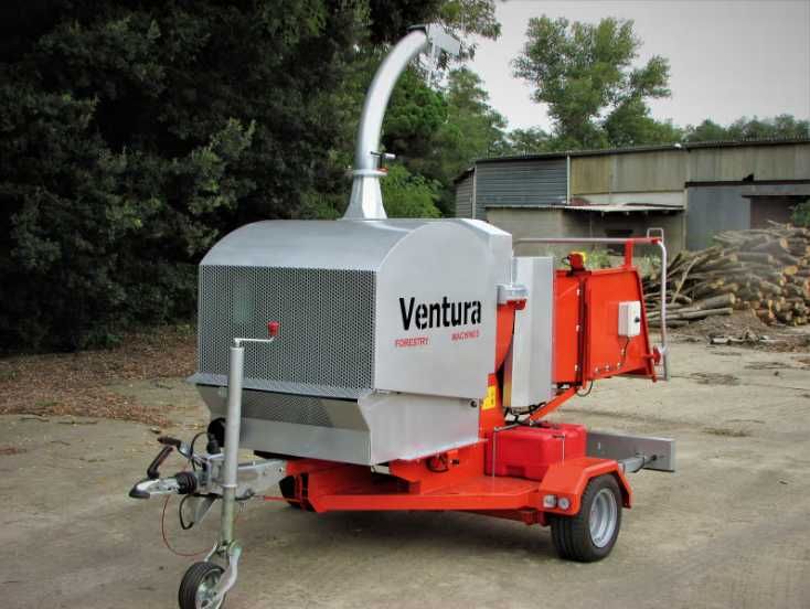 Tocatoare PROFESIONALE de crengi cu motor pe benzina 57cai,deplasabil