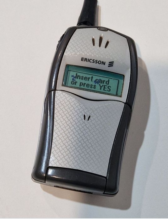 Telefon Sony Ericsson pentru colecție