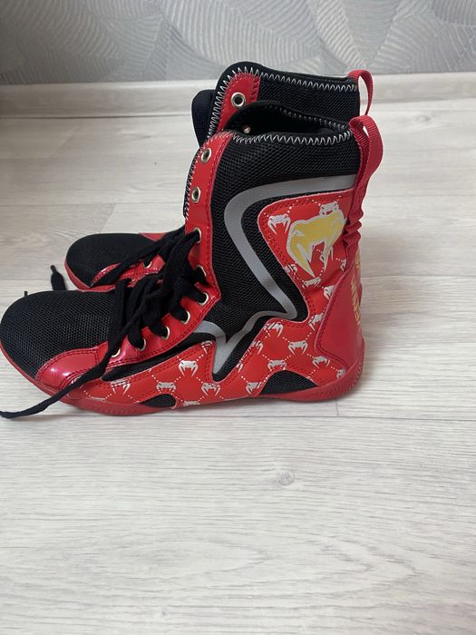 Боксерки веном красные