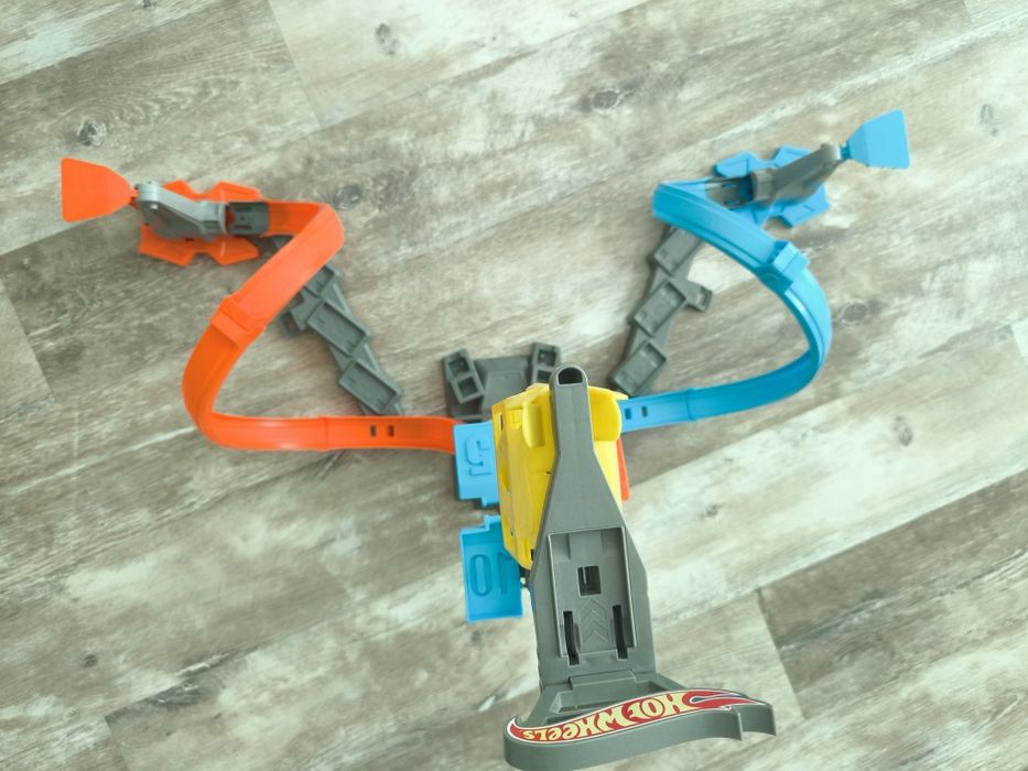 Hot wheels писта