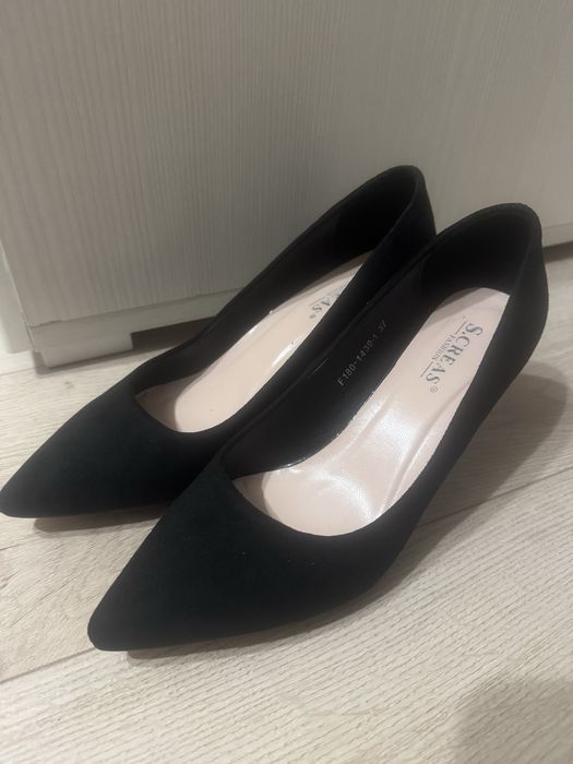 Туфли замшевые 37 размера