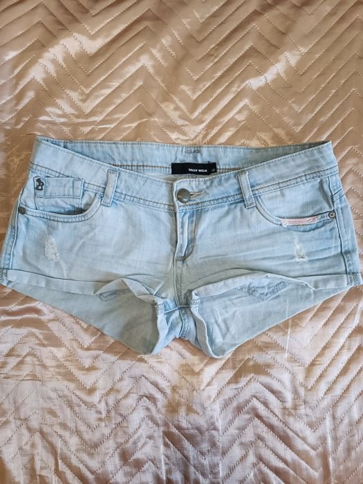 Разпродажба на къси панталони