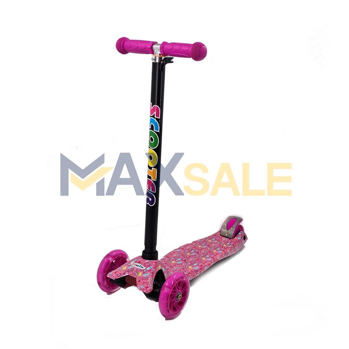 Детска тротинетка с 3 светещи колела розово многоцветна скутер колело