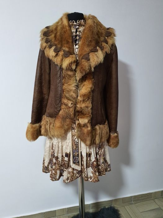 Blana naturala de vulpe si piele naturala, guler spectaculos;