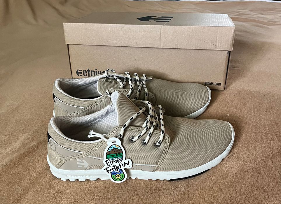 Спортни обувки Etnies Scout