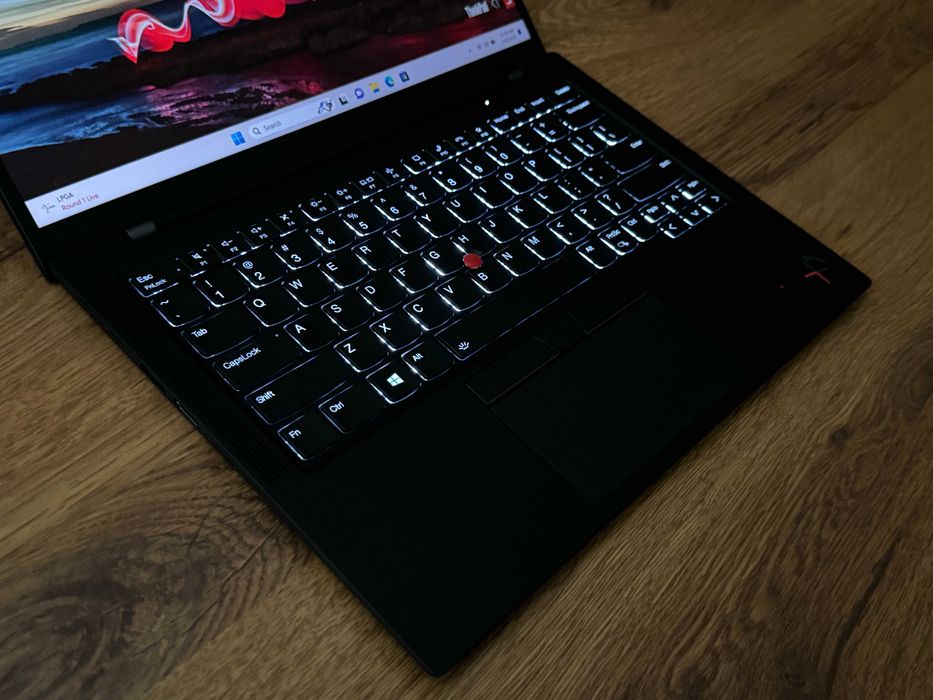 14' Full HD+ Core i7-1165G7 Lenovo ThinkPad X1 Carbon Gen 9 16GB LPDDR4X/512GB NVMe/Win 11/Бат 8ч