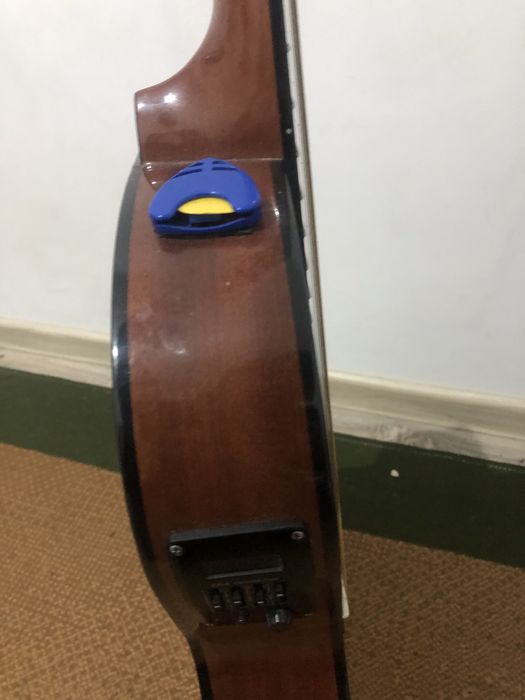 Klassik gitara “ Masterworks” narxi kelishiladi