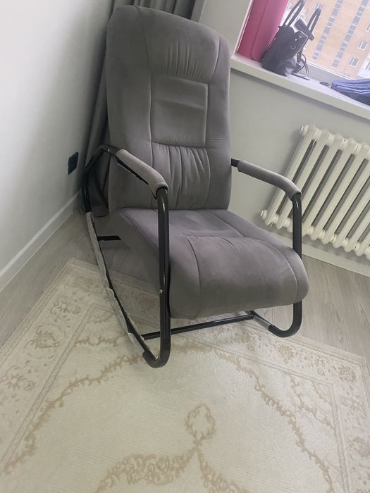 Кресло качалка серый кроват