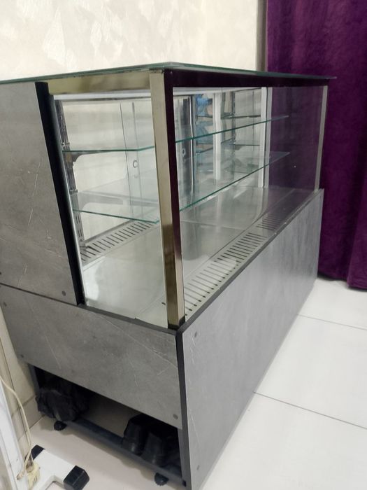 Vitrina Xolodilnik 350$