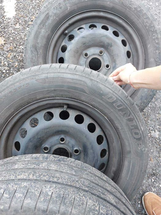 4 броя летни гуми с джанти 15-ки Фолксфаген/Ауди/Шкода/Сеат