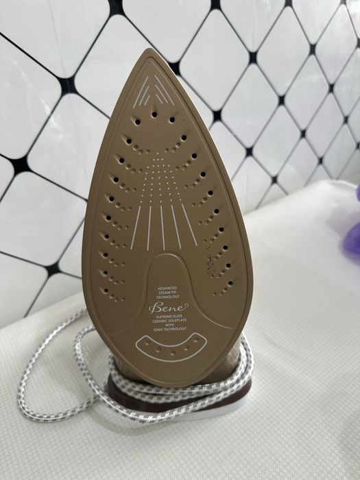 Утюг, керамическая подошва.