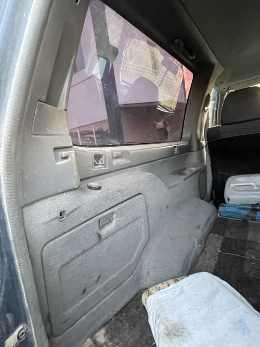 Dezmembrez DOAR CAROSERIA Nissan Patrol y61