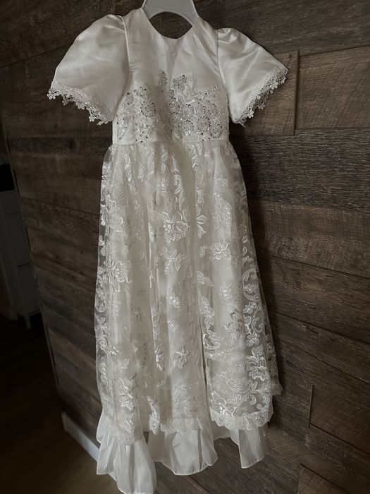 Rochie albe botez pentru bebelusa