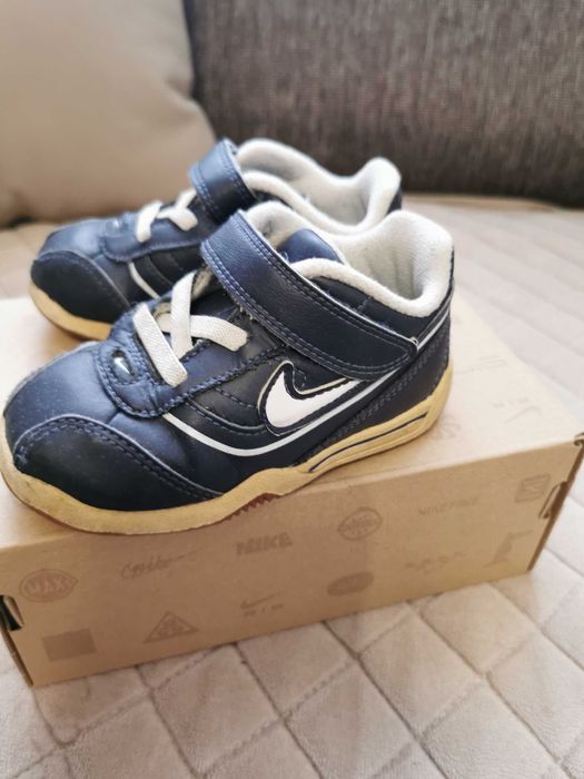 Детски оригинални обувки найк, закупени от Италия.