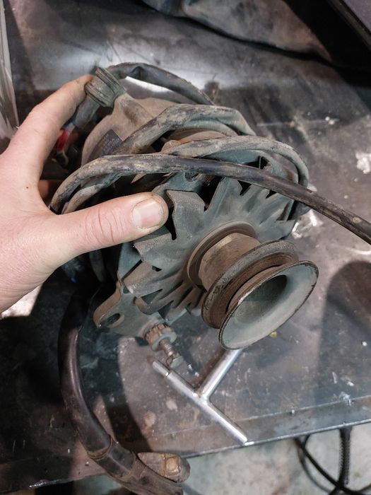 Алтернатор  свален от сеат толедо 1.6 бензин  94г